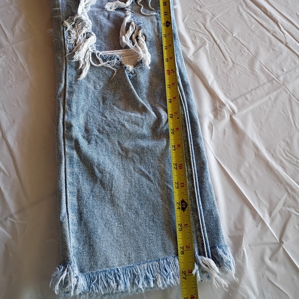 Cello Distressed Light Wash Wide Leg Jeans Size 7 Frayed Hem Ripped Denim - Picture 9 of 10
